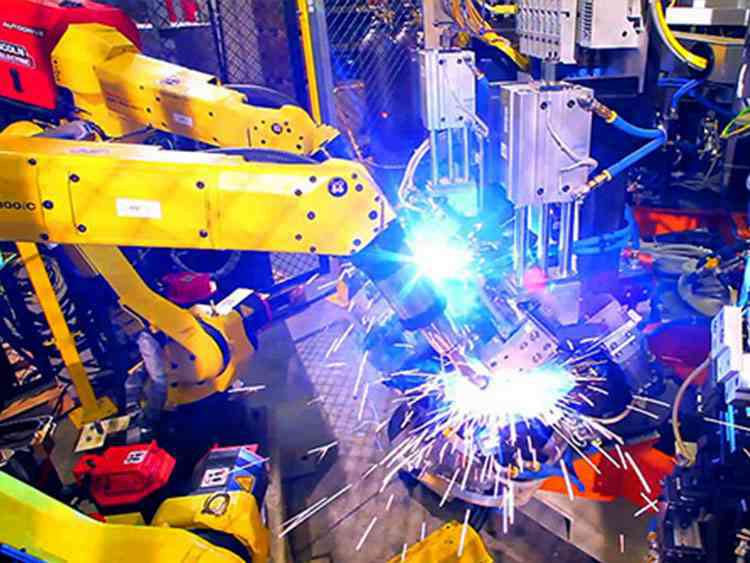 中小型钣金加工厂中引进焊接机器人的注意点-中山皇冠最新官网-crown官网(中国)有限公司